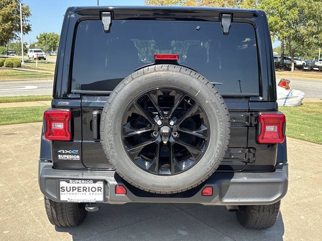 Used 2024 Jeep Wrangler Unlimited Sahara AWD/4WD image 5