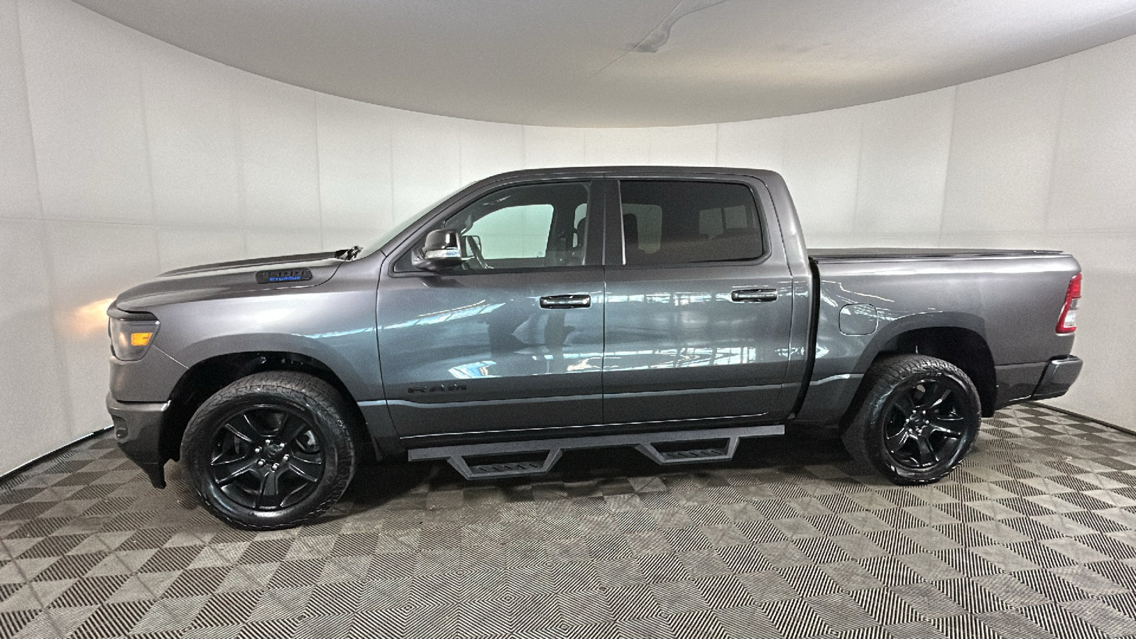 Used 2022 RAM 1500 Big Horn AWD/4WD image 7
