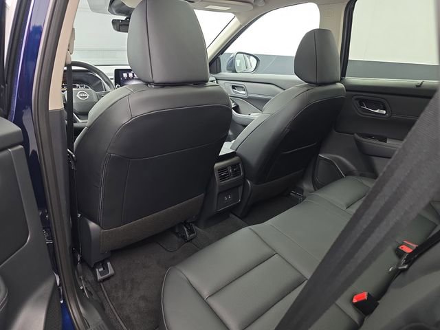 Used 2026 Nissan Rogue SV w/ SV Premium Package image 43