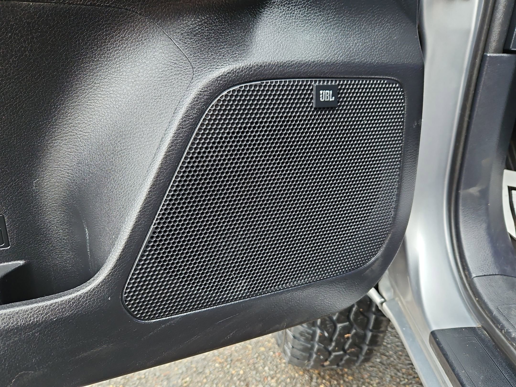 Used 2019 Toyota Tacoma TRD Off-Road image 11