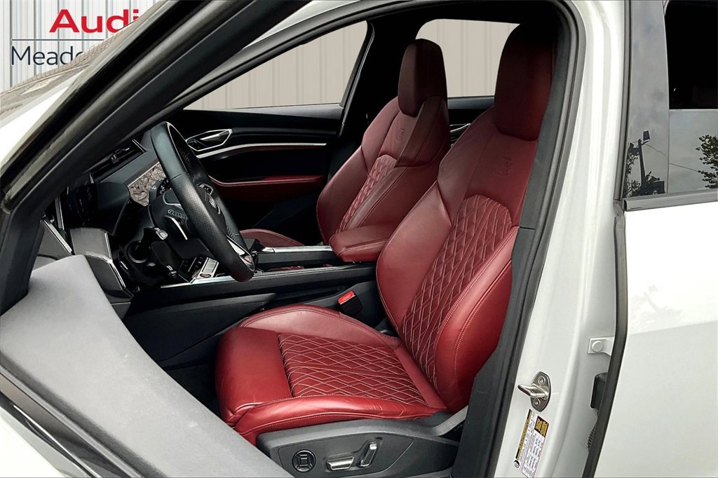 Used 2022 Audi e-tron S Premium Plus w/ 21" Black Optic Package image 21