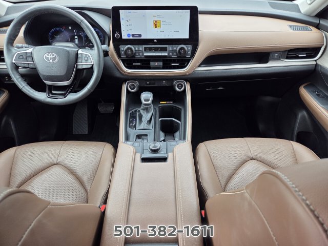 Used 2024 Toyota Grand Highlander AWD image 16