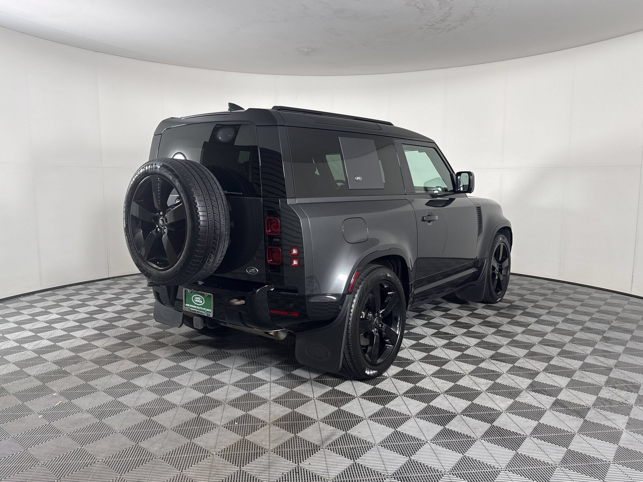Used 2023 Land Rover Defender 90 X-Dynamic SE AWD/4WD image 9