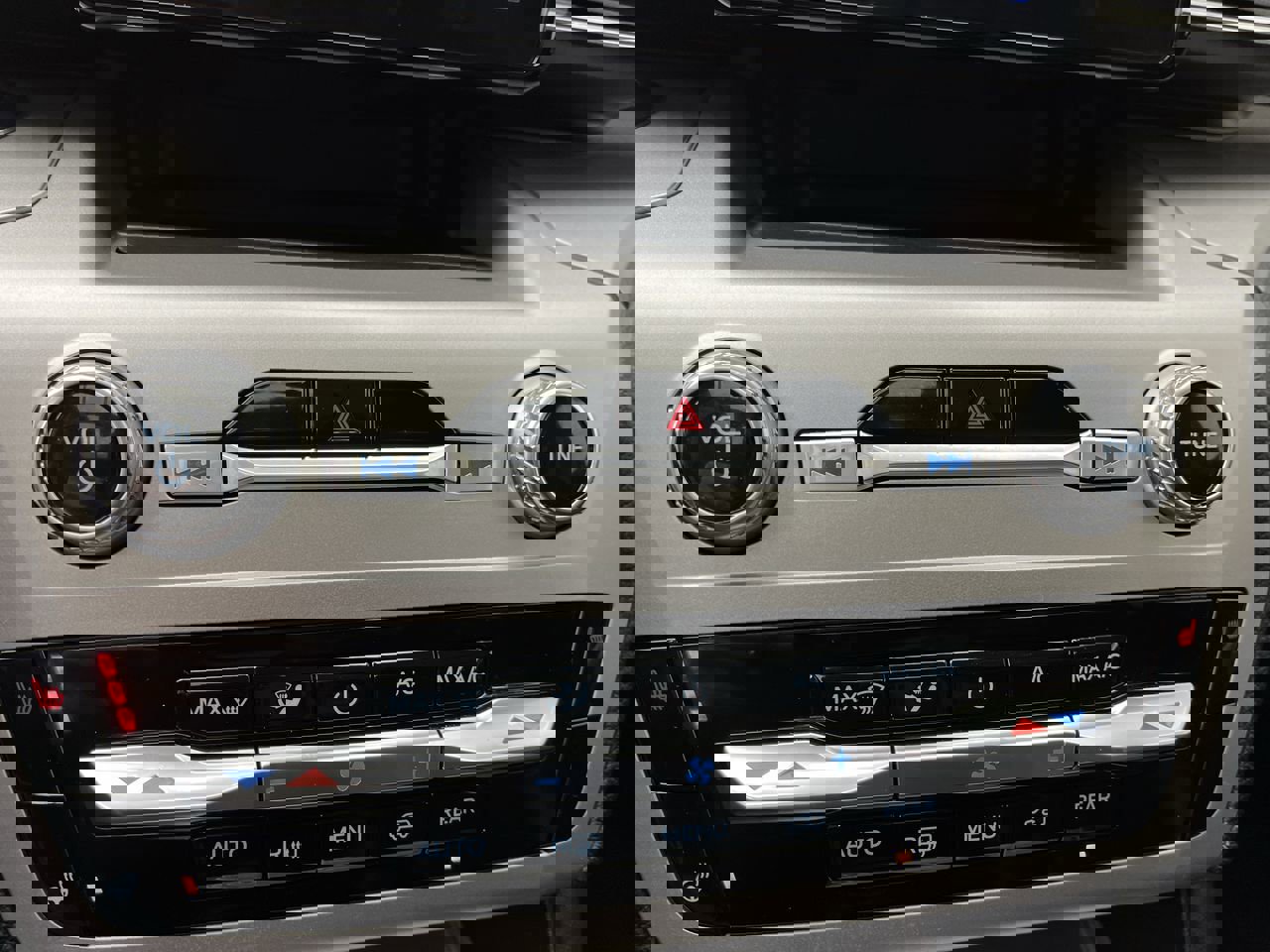 Used 2022 Ford Explorer XLT w/ Equipment Group 202A image 21