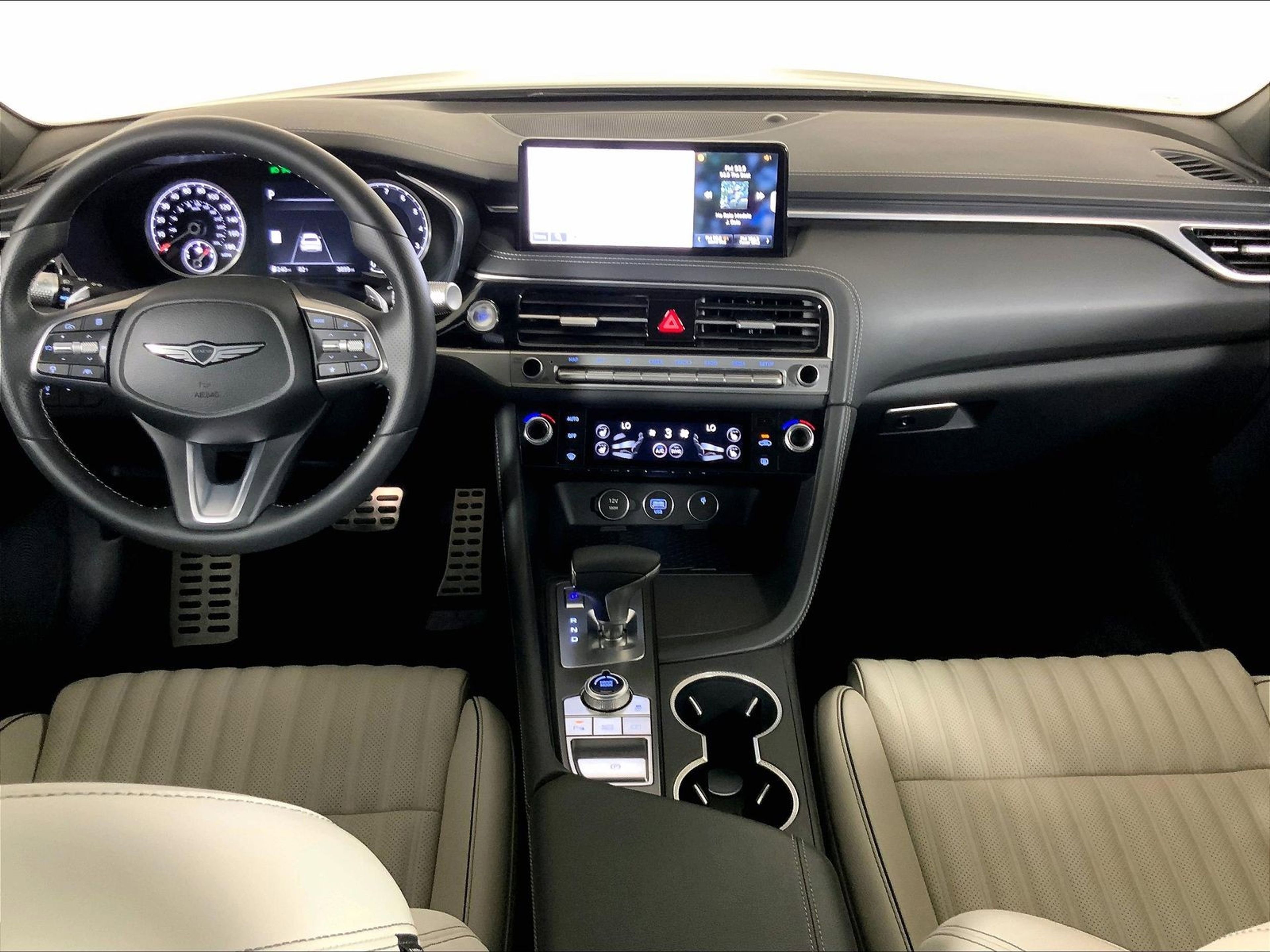 Used 2024 Genesis G70 3.3T Advanced RWD image 12