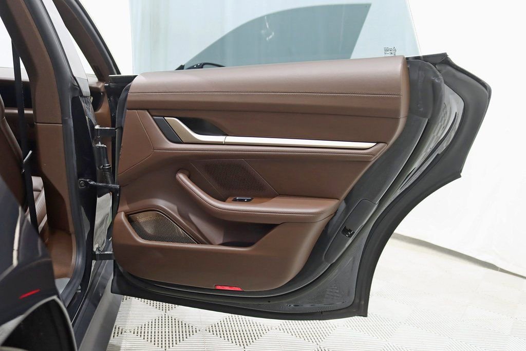 Used 2022 Porsche Taycan 4S image 39