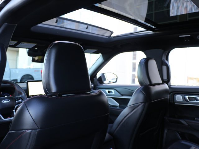 Used 2025 Ford Explorer ST w/ Sun And Sound Package AWD/4WD image 9