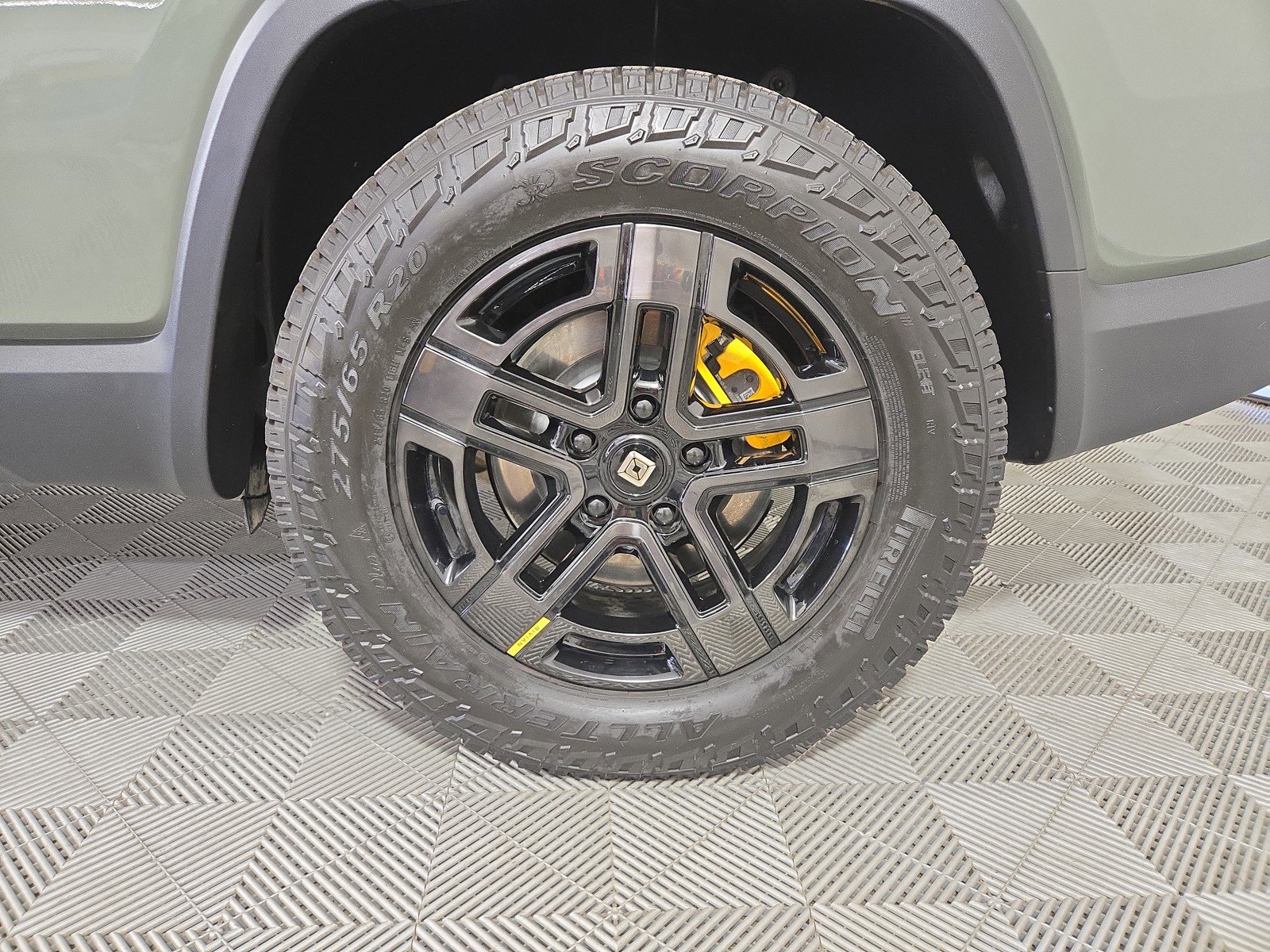 Used 2022 Rivian R1S Launch Edition image 10