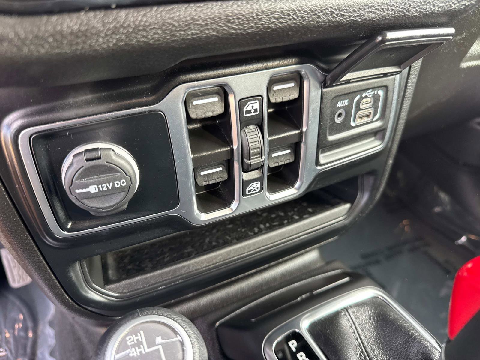 Used 2024 Jeep Wrangler Sport S image 25