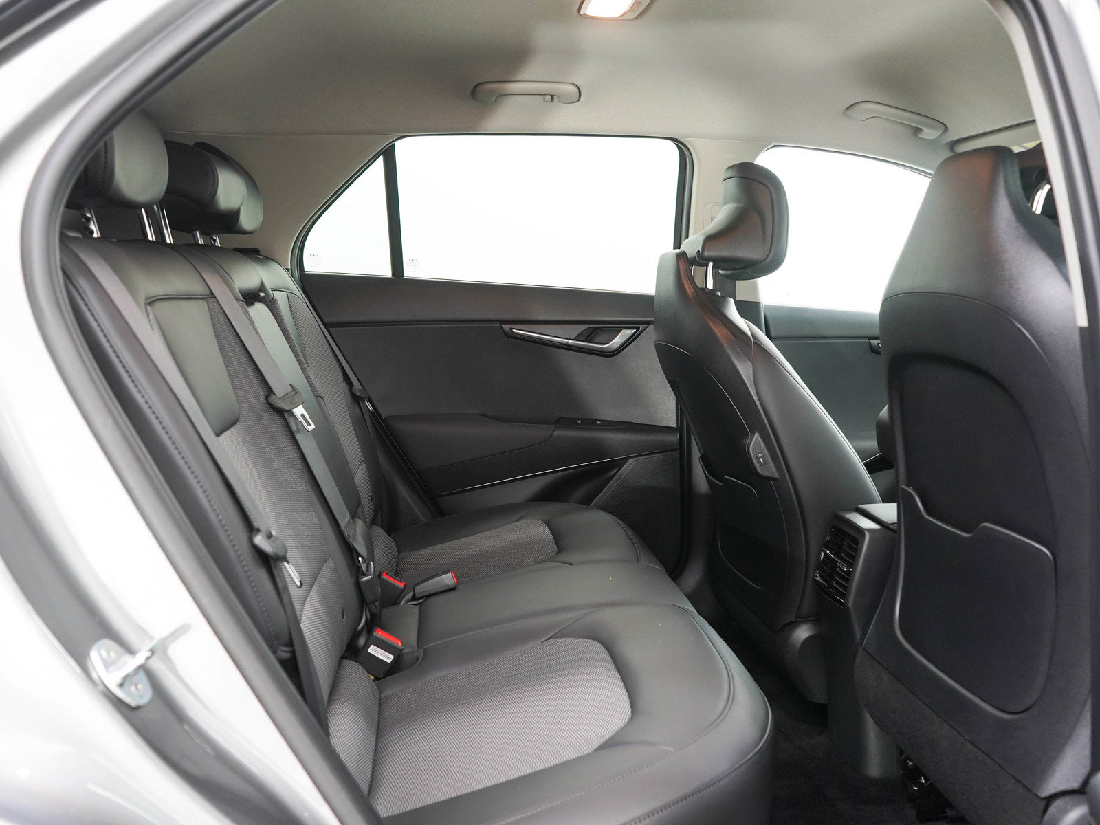 Used 2024 Kia Niro Wind w/ Wind Preserve Package FWD image 12