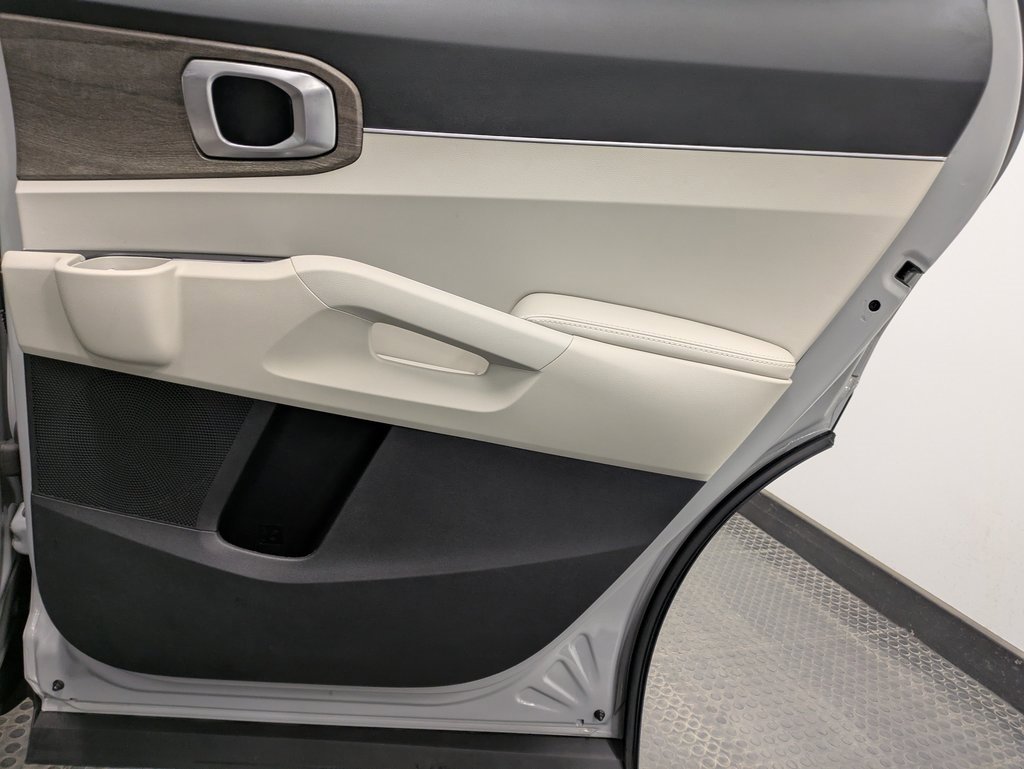 Certified 2022 Kia Sorento X-Line EX image 24