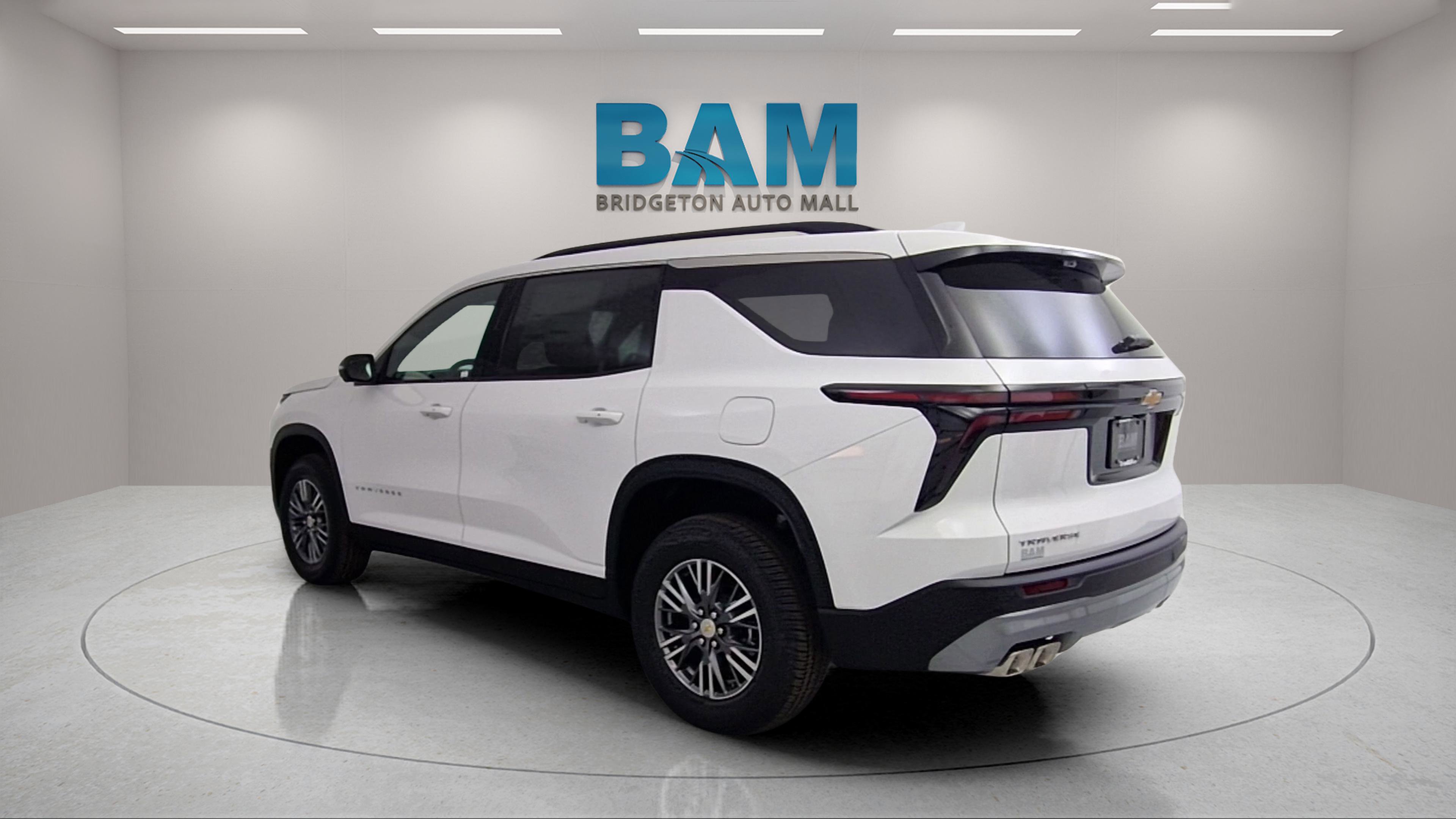 New 2026 Chevrolet Traverse LT w/ Driver Confidence Package FWD image 5