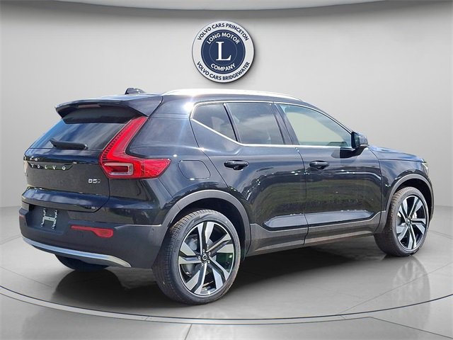 New 2025 Volvo XC40 B5 Ultra w/ Climate Package image 7