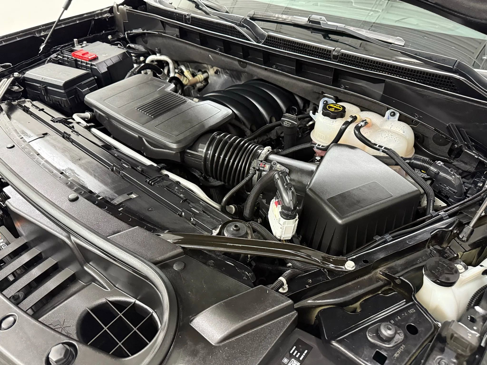 Used 2024 GMC Yukon SLT image 72