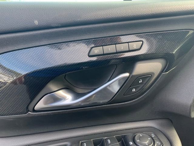 Used 2023 GMC Terrain AT4 image 10