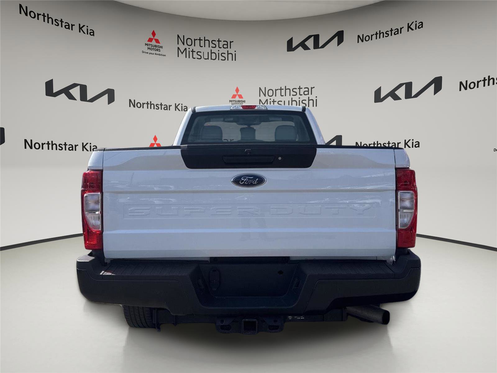 Used 2022 Ford F250 XL w/ Power Equipment Group image 4