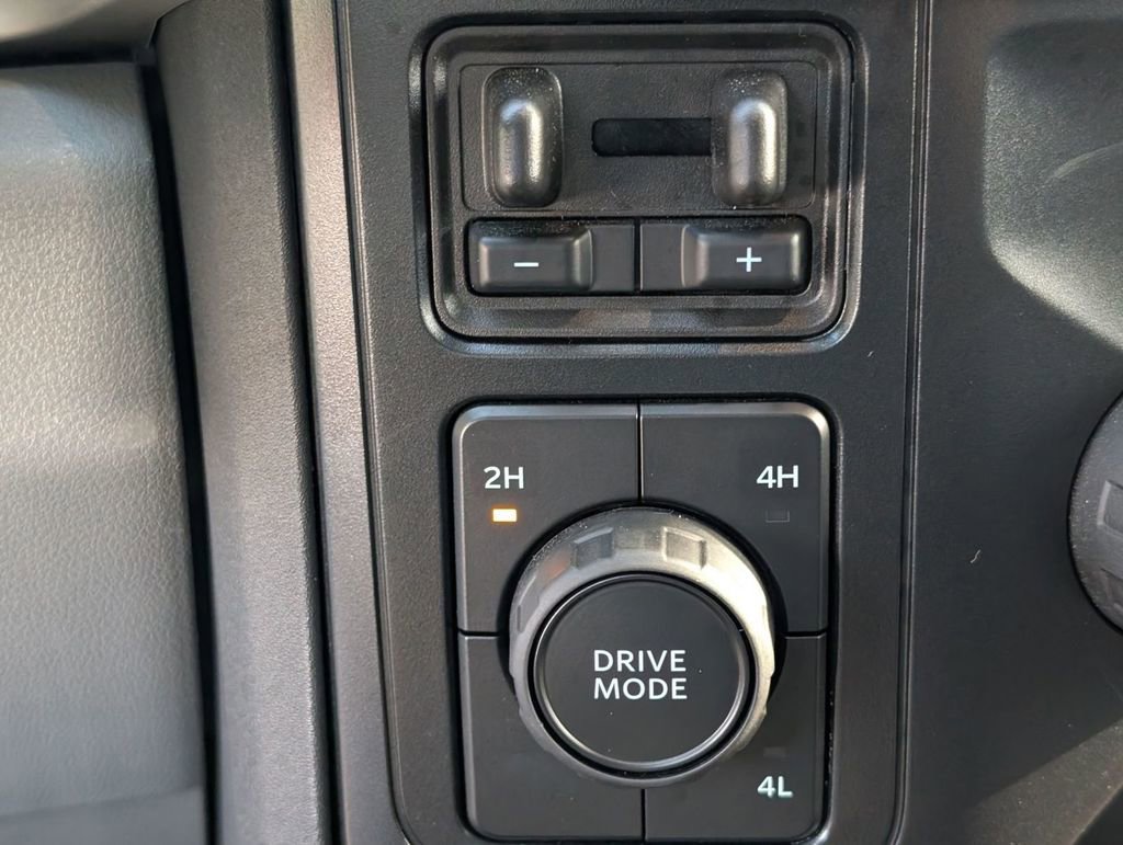 Used 2025 Ford F450 XLT w/ FX4 Off-Road Package image 36