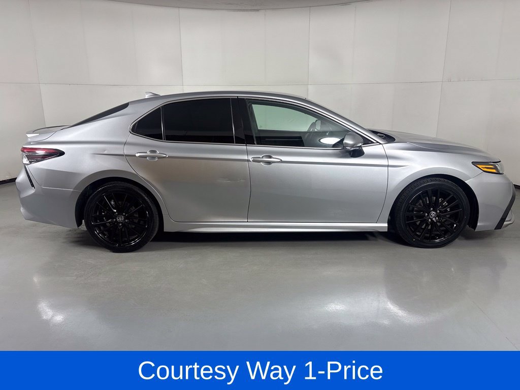 Used 2023 Toyota Camry XSE FWD image 12