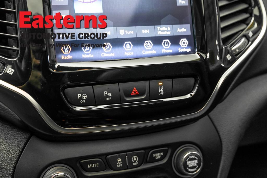 Used 2021 Jeep Cherokee Limited w/ Mopar Interior Package AWD/4WD image 20