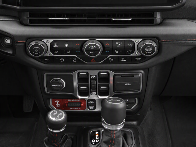 Used 2024 Jeep Gladiator Rubicon AWD/4WD image 14