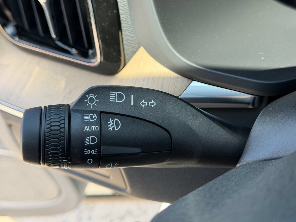 New 2026 Volvo XC60 T8 Plus w/ Protection Package Premier AWD/4WD image 29