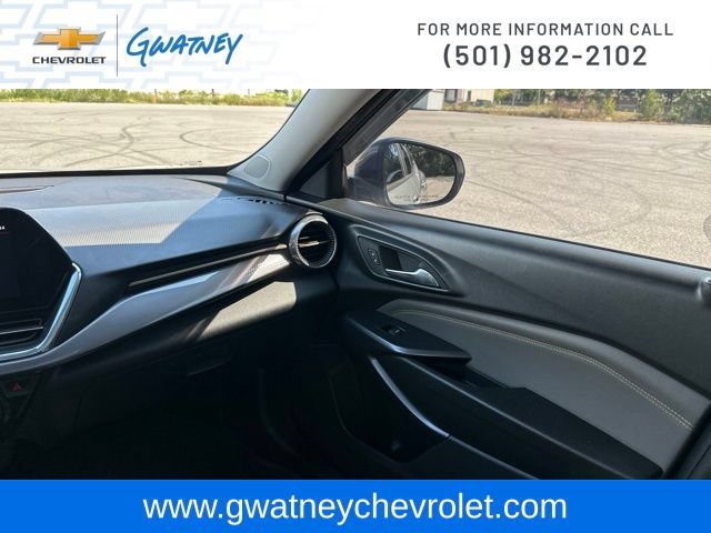 Used 2025 Chevrolet Trax ACTIV w/ Sunroof Package FWD image 26