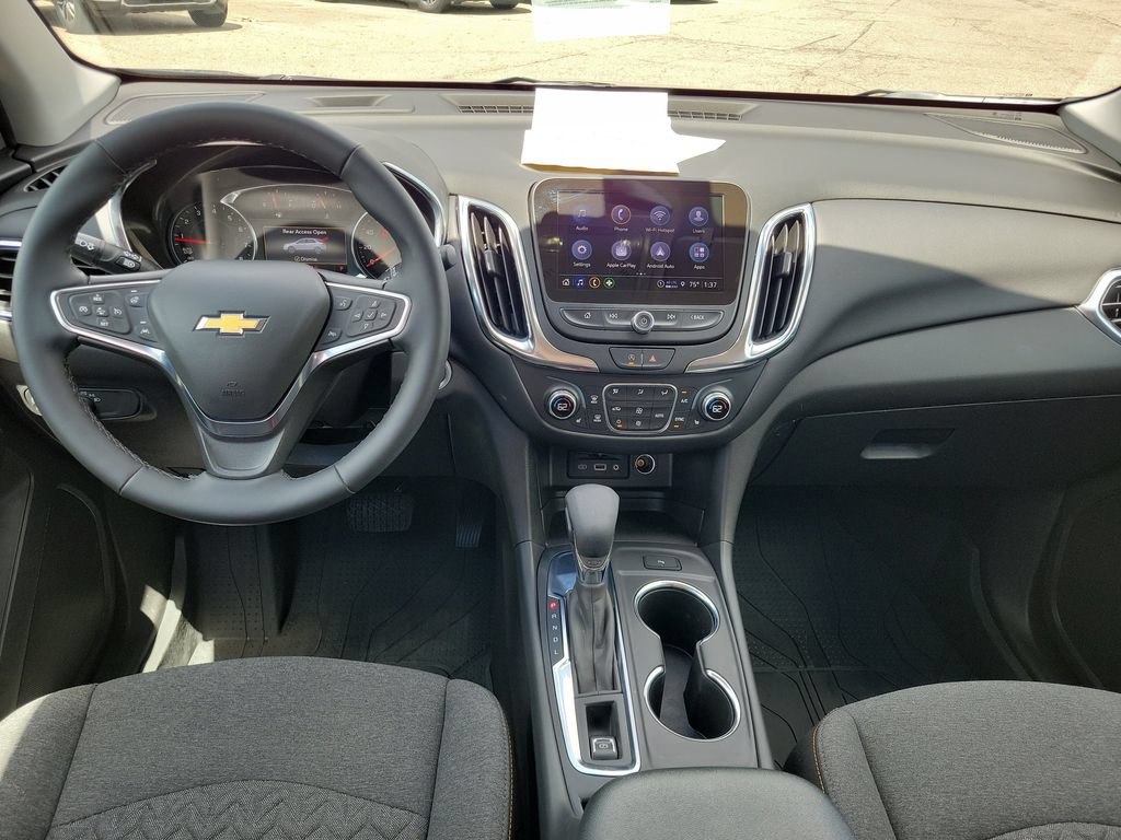 Used 2024 Chevrolet Equinox LT FWD image 29