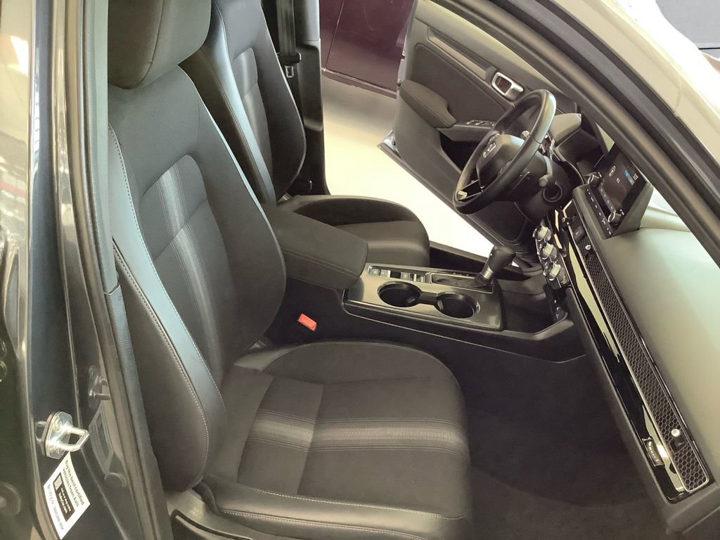 Used 2025 Honda Civic Sport image 13