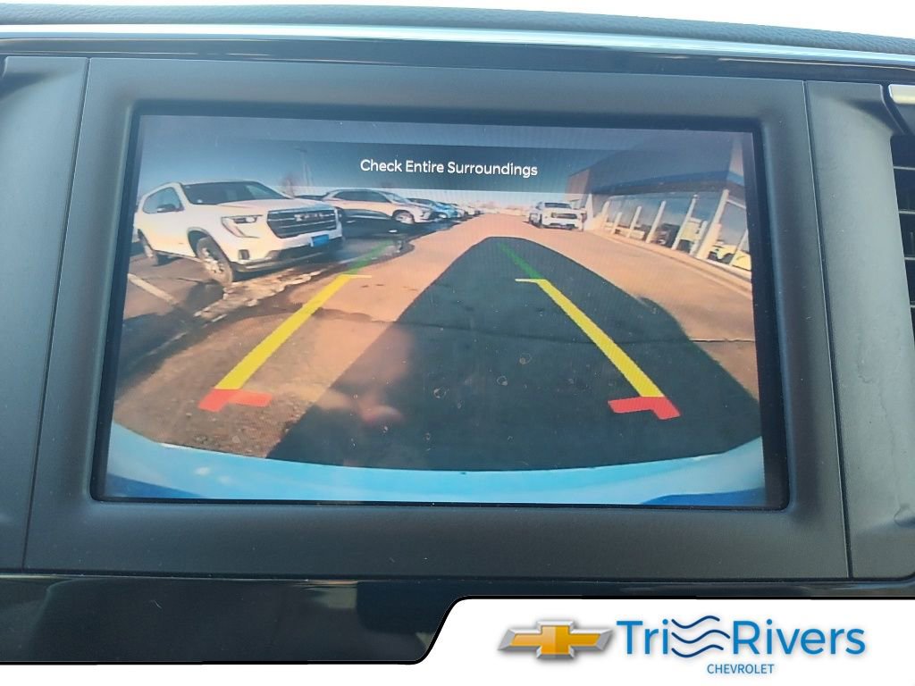 Used 2023 Chrysler Voyager LX image 13