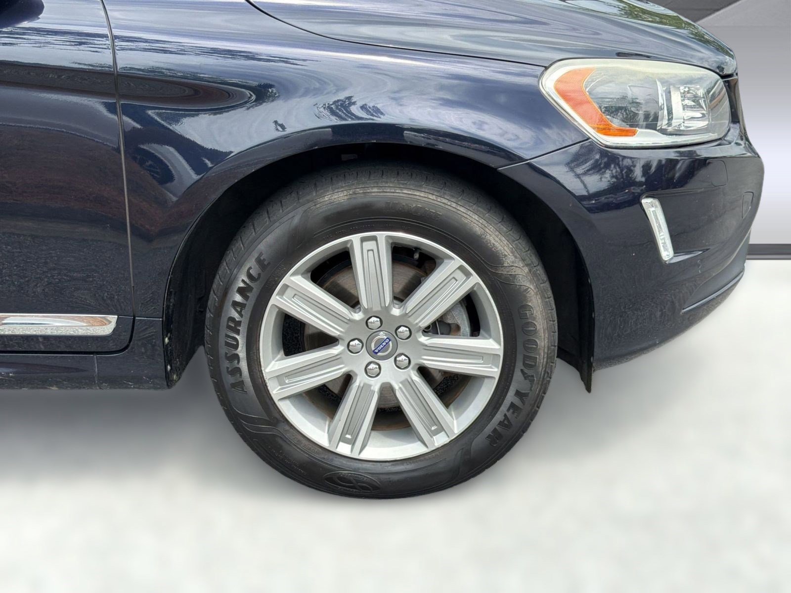 Used 2017 Volvo XC60 T5 Inscription w/ Preferred Option Package AWD/4WD image 11