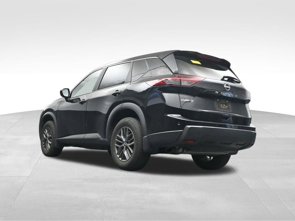 Used 2025 Nissan Rogue S image 18