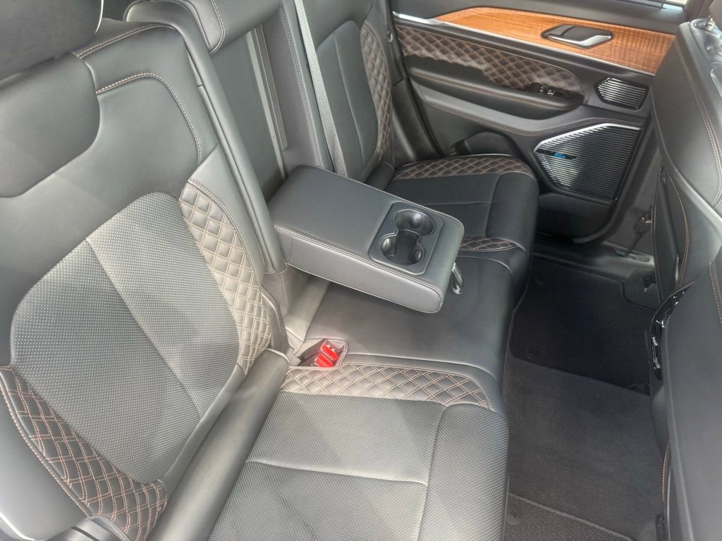 Used 2022 Jeep Grand Cherokee Summit AWD/4WD image 56