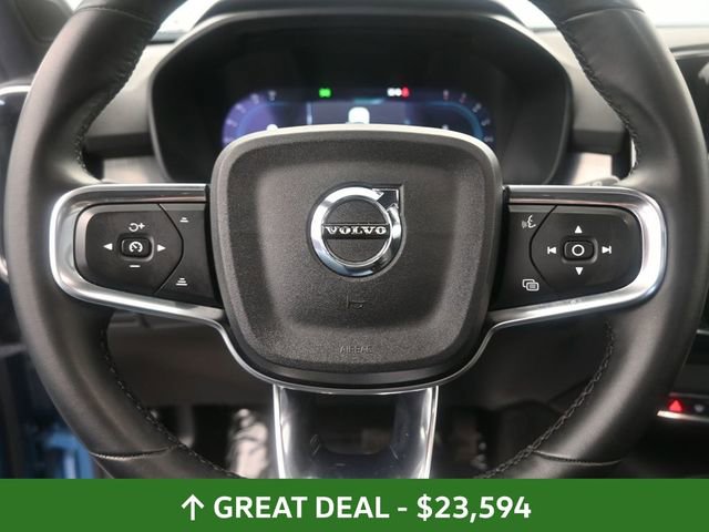 Used 2024 Volvo XC40 B5 Core image 32