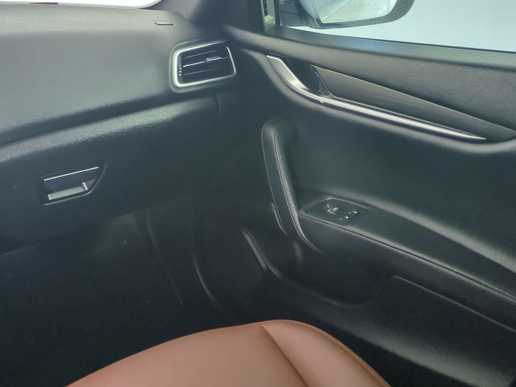 Used 2019 Maserati Ghibli RWD image 18