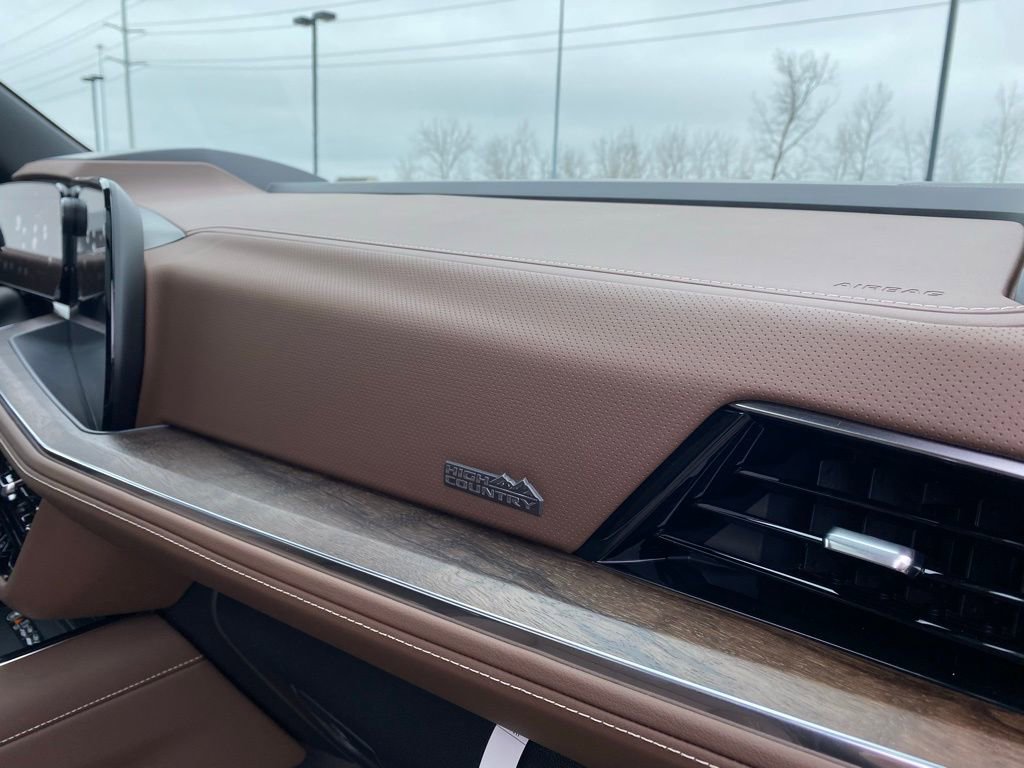 New 2026 Chevrolet Suburban High Country image 24