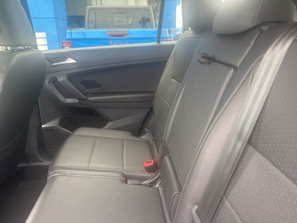 Used 2019 Volkswagen Tiguan SE w/ Panoramic Sunroof Package image 14