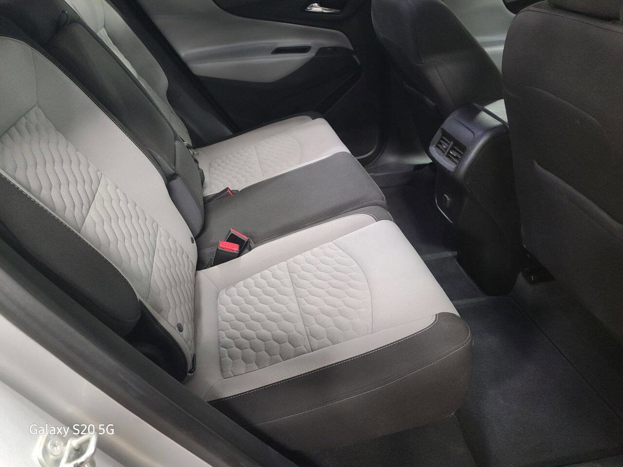 Used 2018 Chevrolet Equinox LS image 18