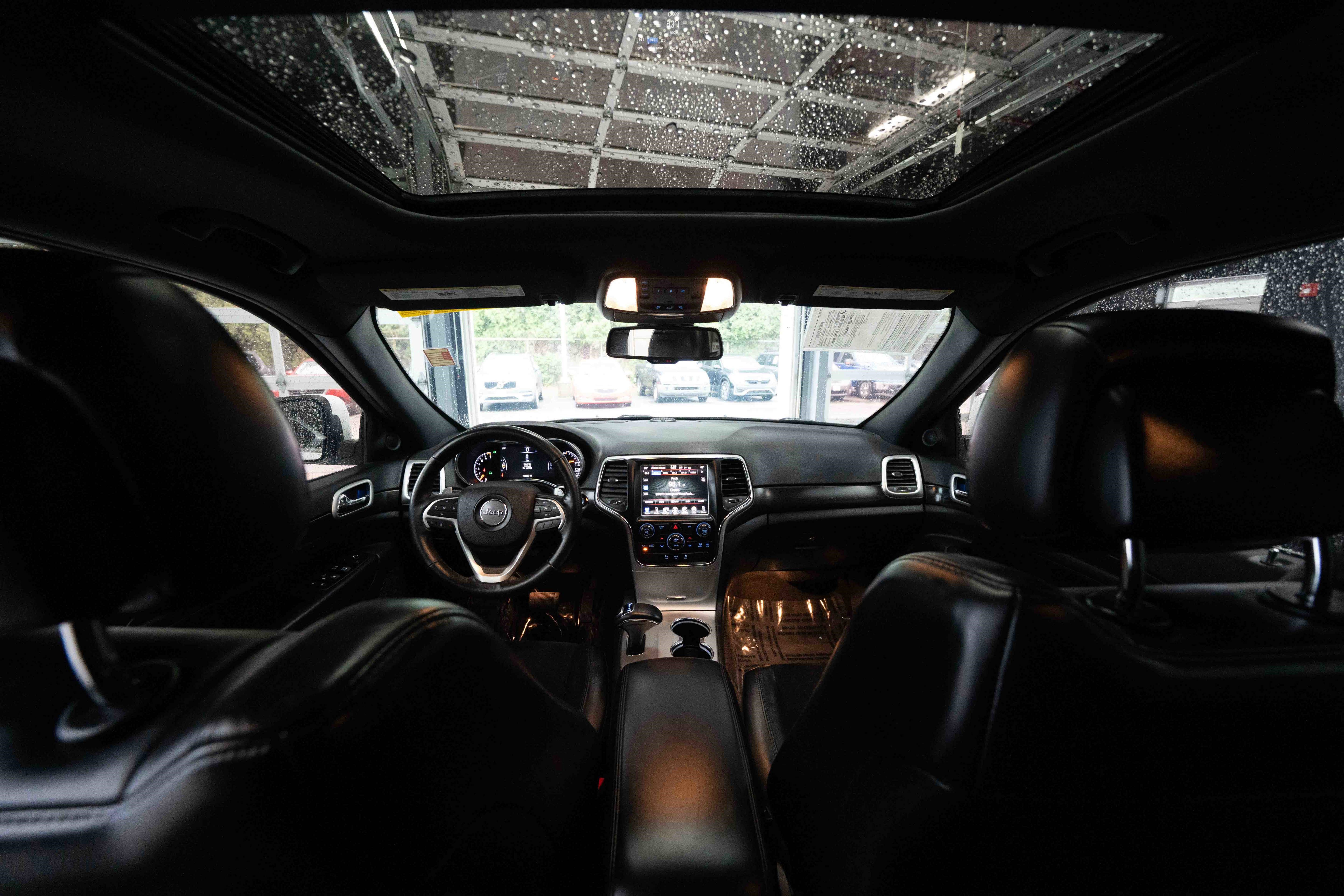 Used 2015 Jeep Grand Cherokee Altitude image 19