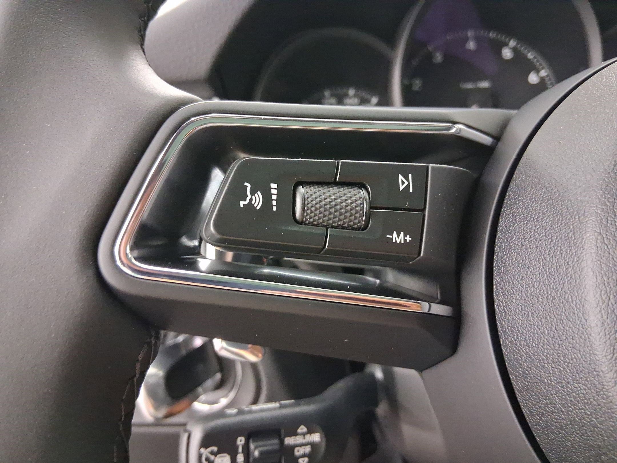 Used 2026 Porsche Macan image 16