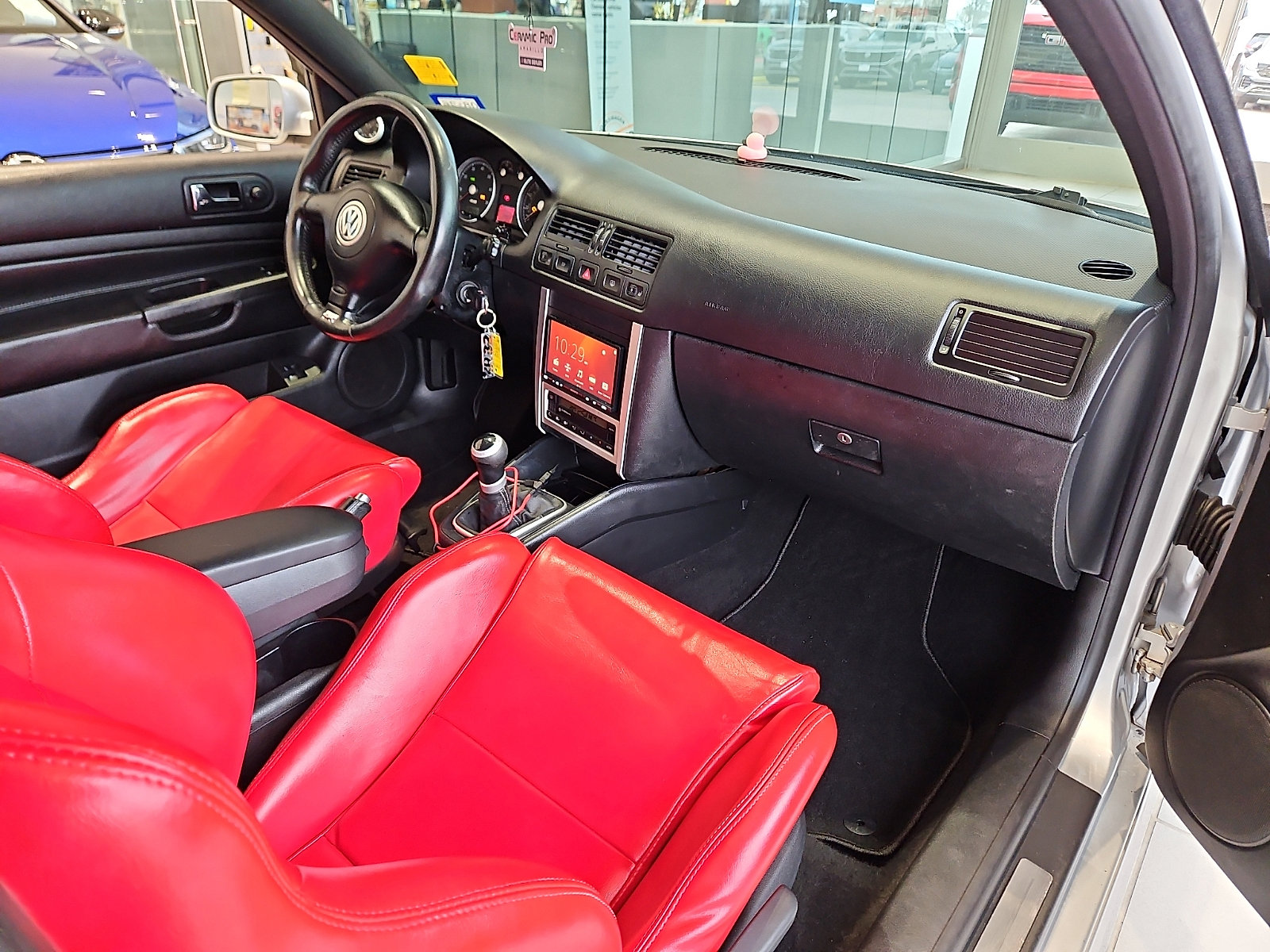 Used 2004 Volkswagen R32 image 12