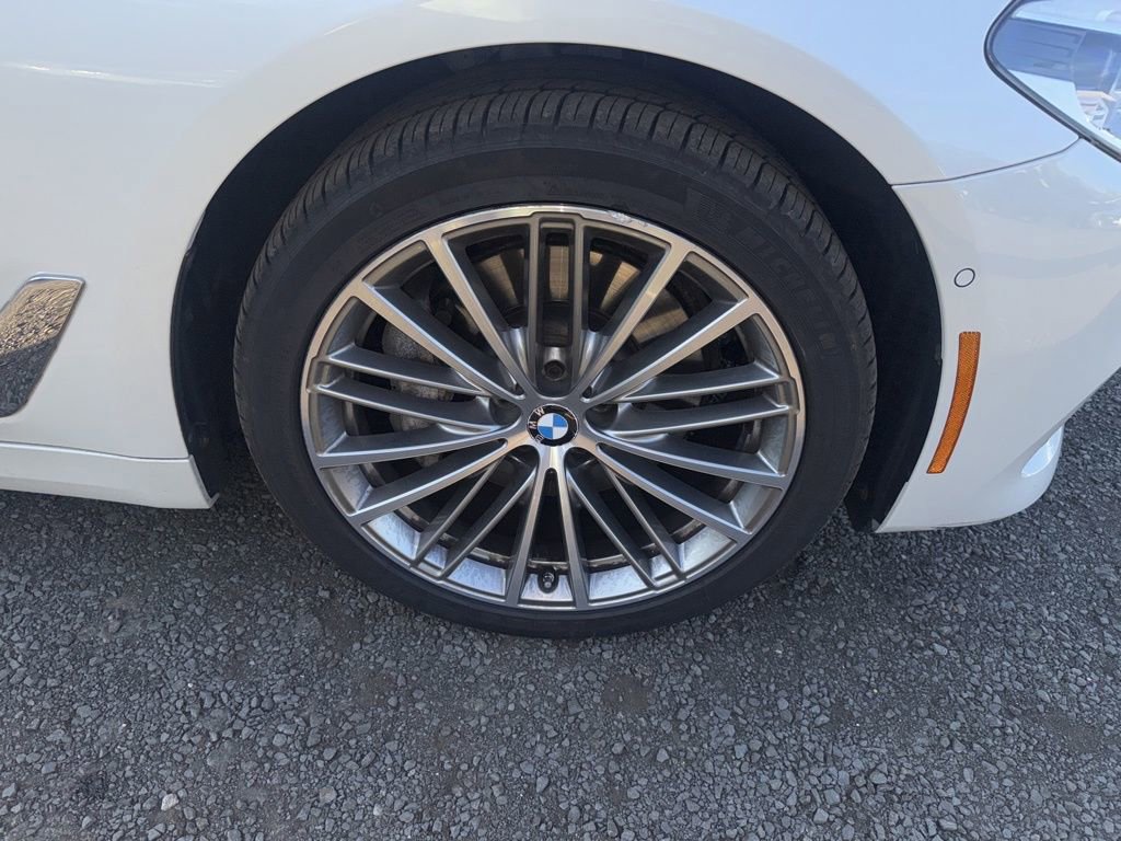 Used 2017 BMW 540i xDrive image 27
