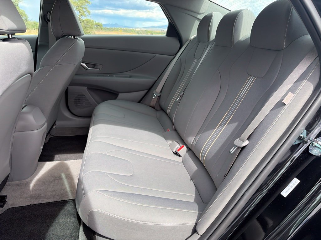 Certified 2025 Hyundai Elantra SEL FWD image 13
