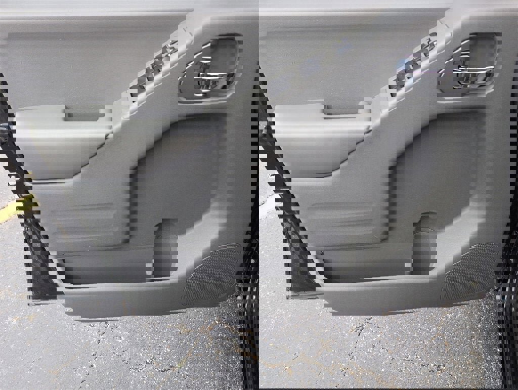 Used 2020 Nissan Frontier SV image 16