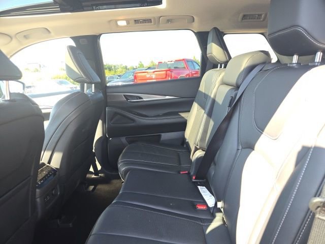 Used 2023 INFINITI QX60 Luxe image 38