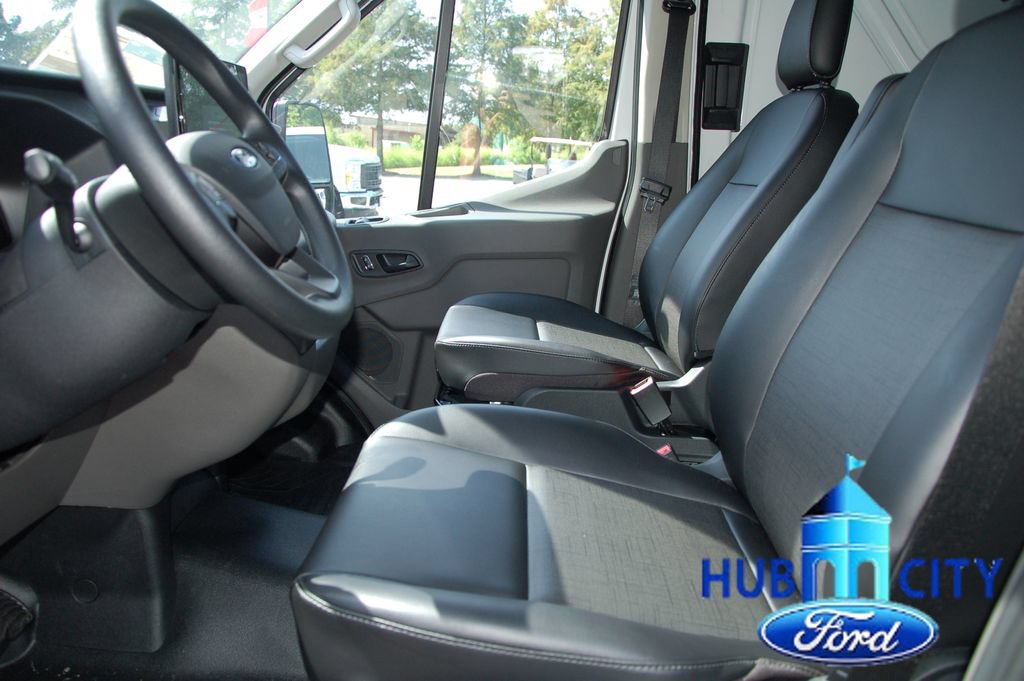 New 2026 Ford Transit 150 148 Medium Roof RWD image 4