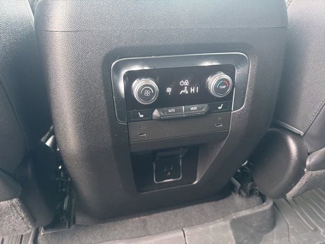 Used 2025 GMC Yukon XL AT4 AWD/4WD image 27