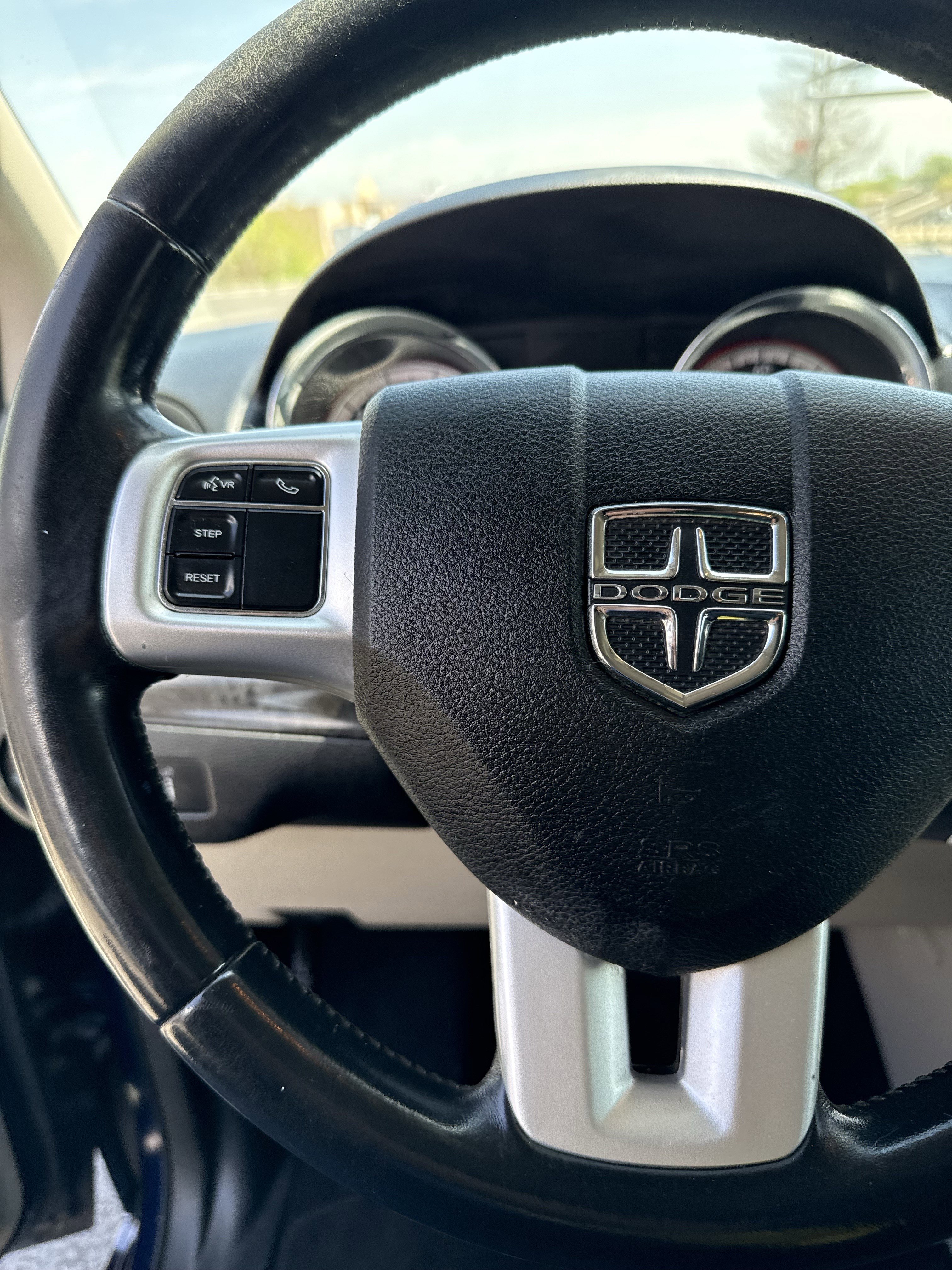 Used 2015 Dodge Grand Caravan SXT w/ UConnect Hands-Free Group image 23