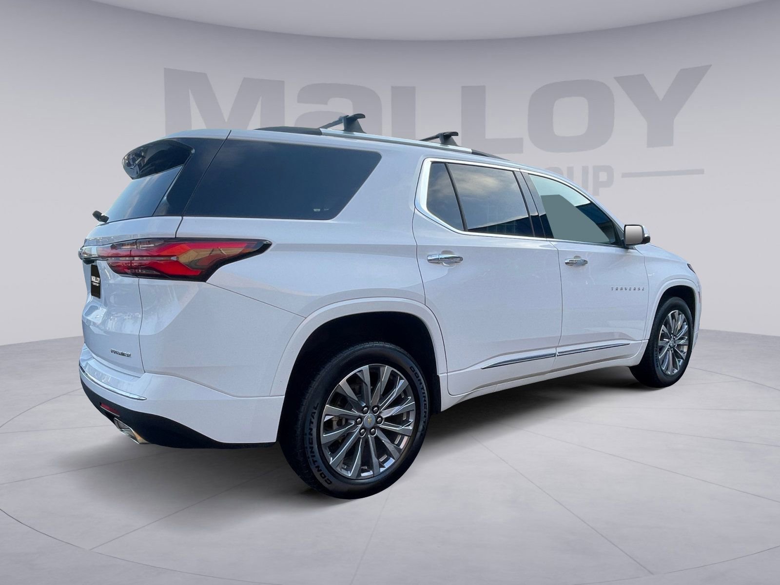 Used 2023 Chevrolet Traverse Premier w/ LPO, Cargo Package image 5