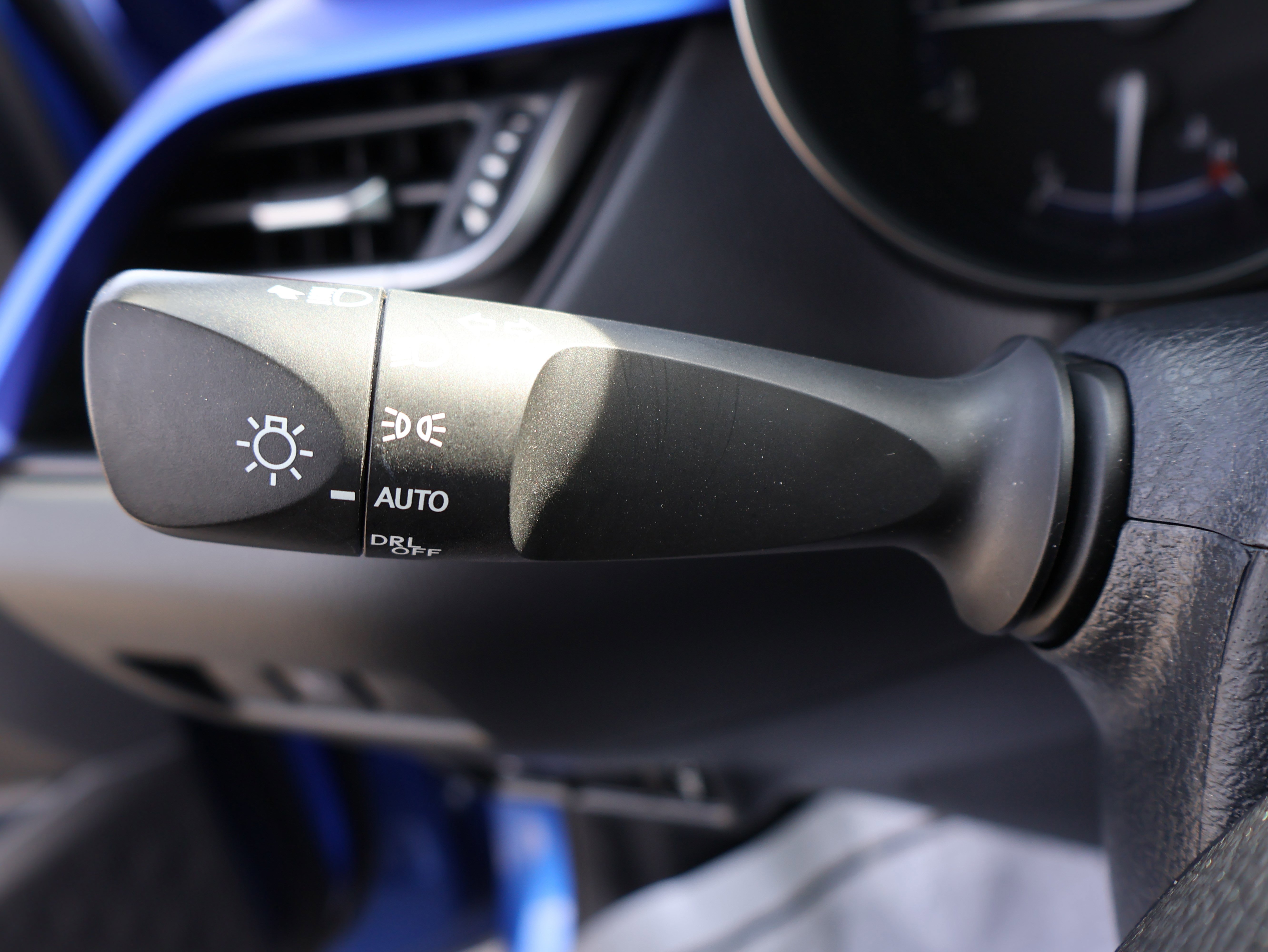 Used 2021 Toyota C-HR XLE image 33