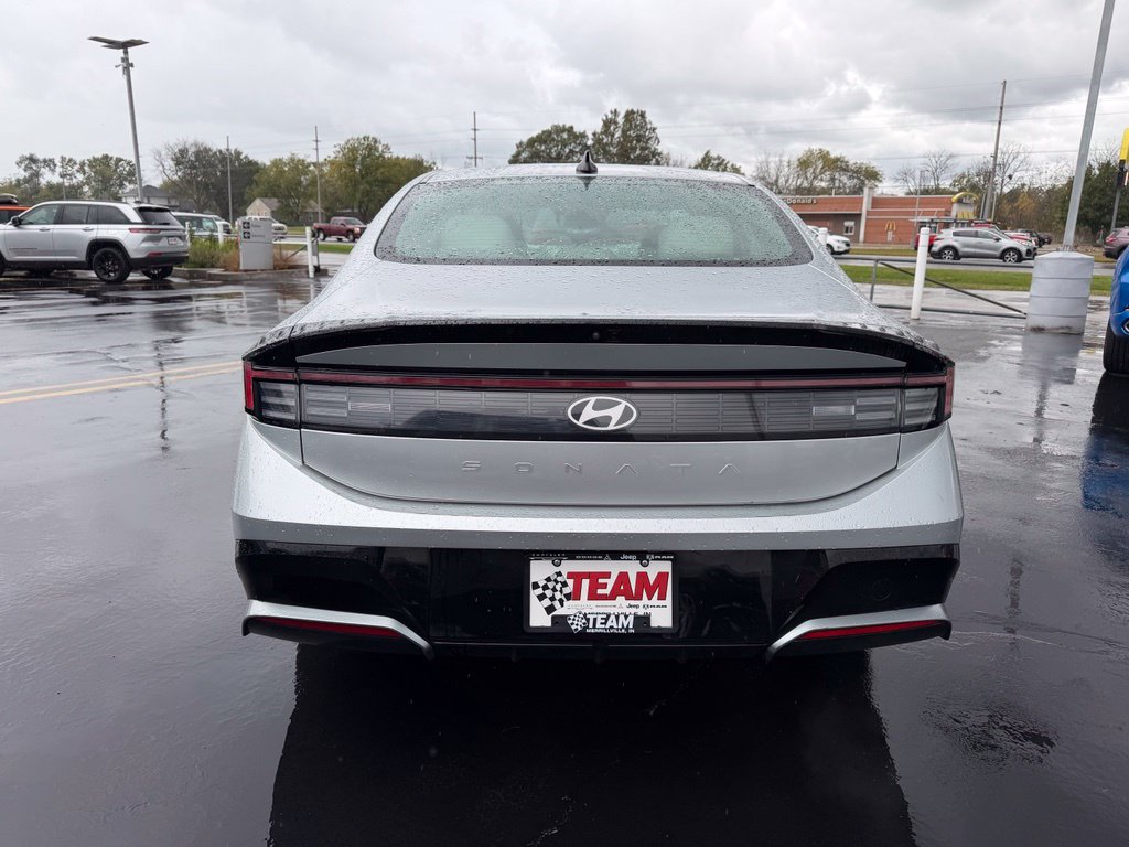 Used 2025 Hyundai Sonata SEL FWD image 6